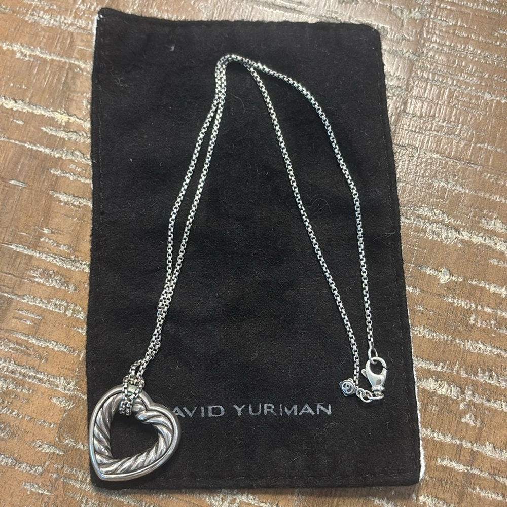 David Yurman cable heart necklace 
Cable Collection pre-loved great condition - Picture 2 of 5